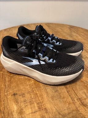 Brooks Caldera 6 women's trail running shoes in the Black/Blissful Blue Size 10